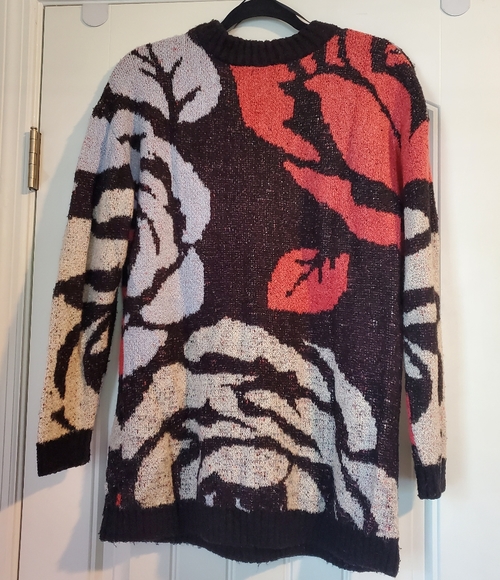 OVERSIZED FLORAL SWEATER - Picture 2 of 4